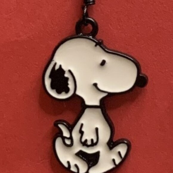 Snoopy Earring, Peanuts Earring, Gift Idea, Snoopy Jewelry, Peanuts Jewerly - Picture 10 of 11